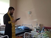 Священник навестил и причастил больных в роддоме Подольска